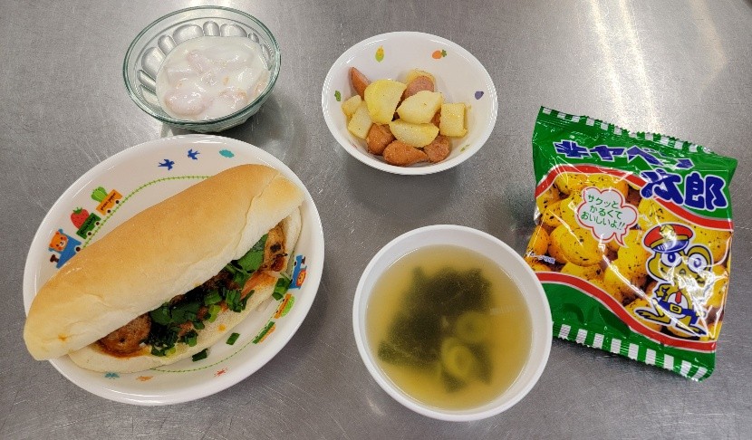 バインミー給食